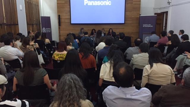 Patricia Ayala, Claudia Aranda y Violeta Abarca, exponen sobre Repatriación indígena y restitución de bienes patrimoniales.