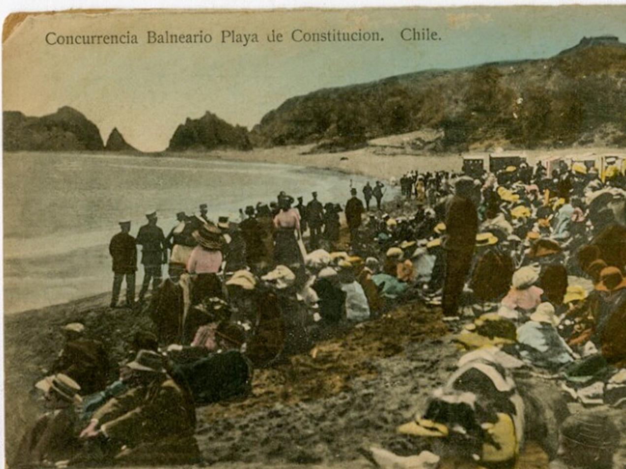 Concurrencia a la playa de Constitución, Chile.