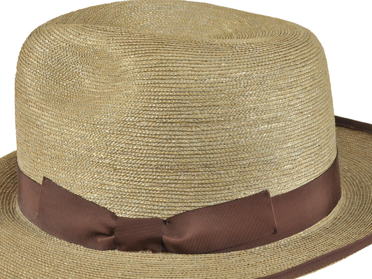 Detalle de sombrero tipo calañé, tejido en paja teatina teñida con tintes naturales