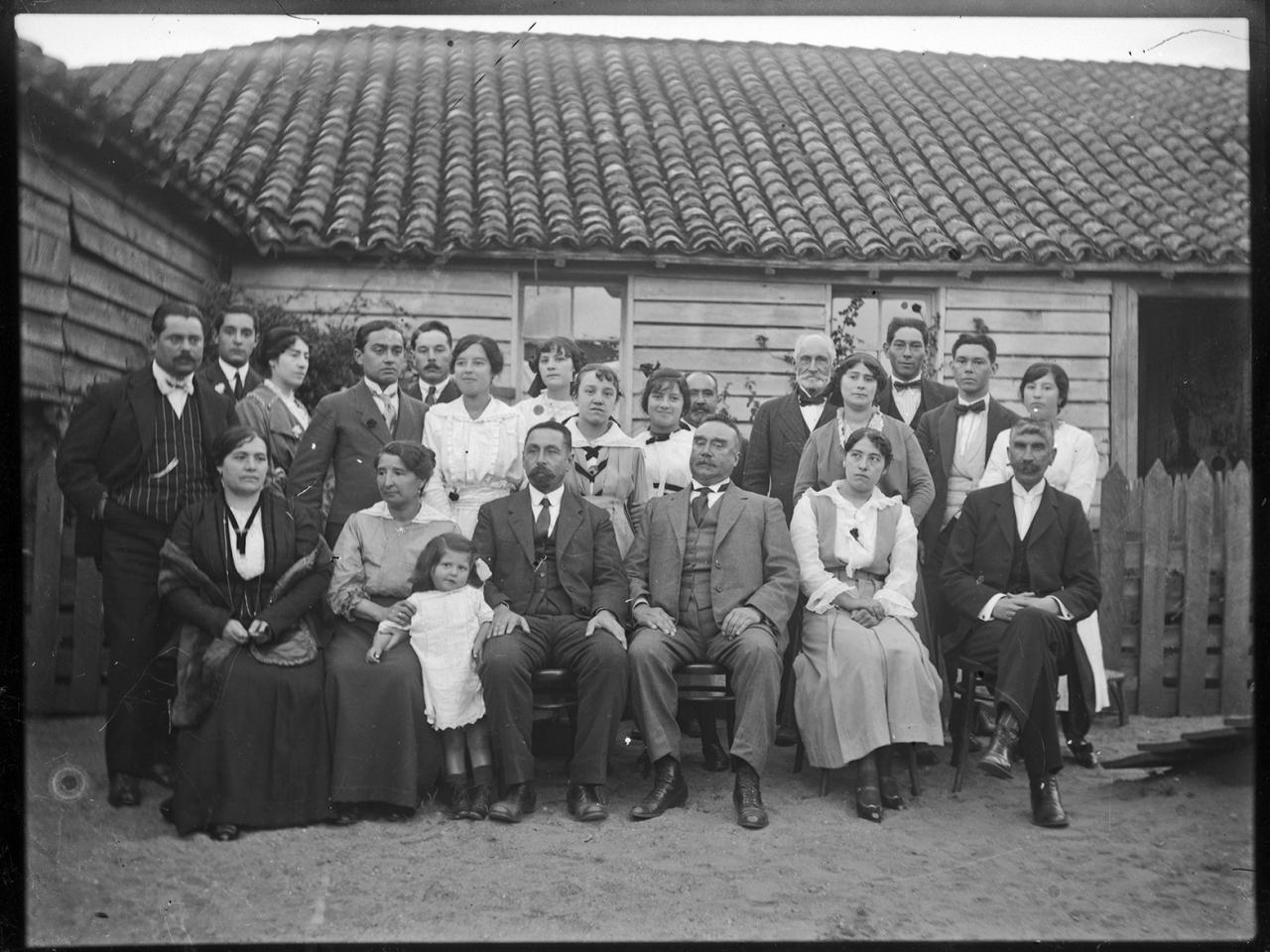 Vecinos de Cholchol (c. 1920)