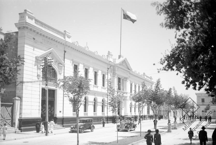 Intendencia de La Serena. Edificio antiguo de la Intendencia, Tesorería y Correos, calle Matta hacia calle Prat