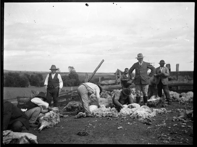 Esquila en mediería de Demetrio Rivas (c. 1920)