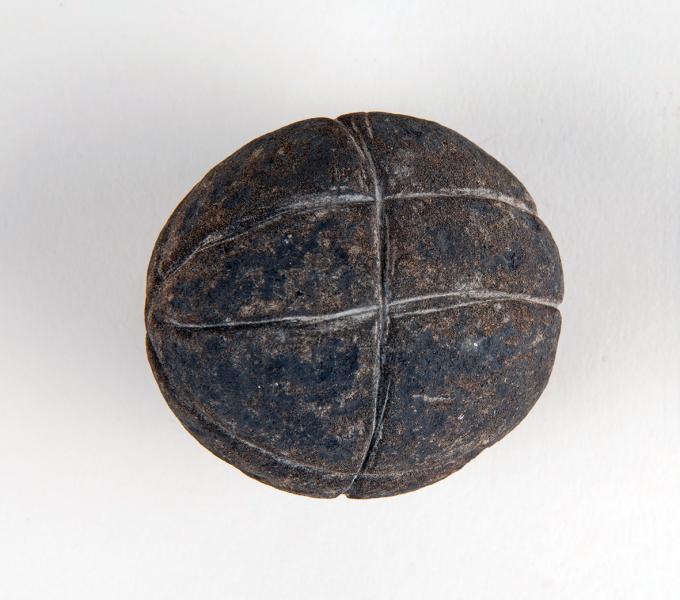 Esfera con surcos verticales, horizontales y oblicuos