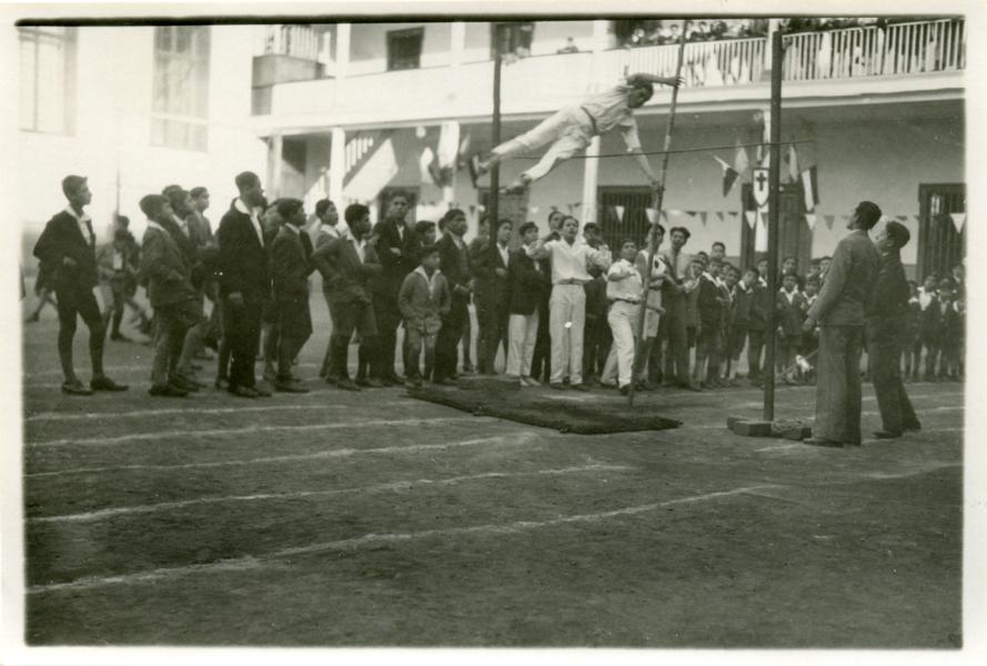 Revista de gimnasia en el Colegio Seminario Conciliar