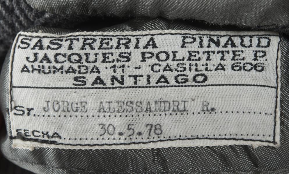 Etiqueta de sobretodo de Jorge Alessandri Etiqueta de sobretodo de Jorge Alessandri