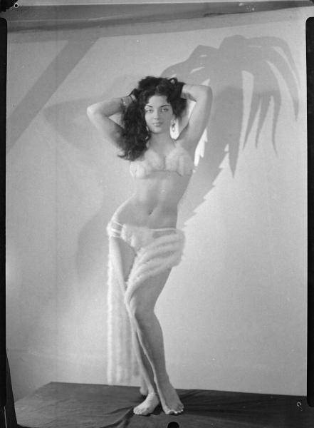 Ana, vedette de la compañía de revistas Bim Bam Bum