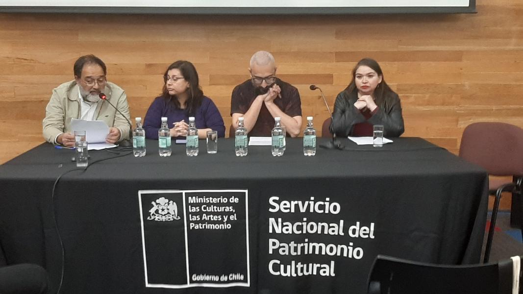 Marco Sandoval,Verónica Arévalo, Oscar Fontana y Verónica Silva, exponiendo resultados del taller, ejes 3 y 4