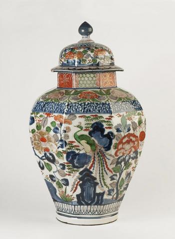 Dos piezas de cerámica asiática de la Colección Oriental